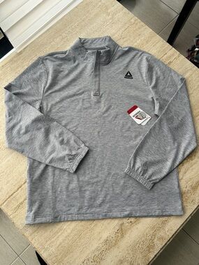 NEW 🆕 Reebok Light Gray Quarter-Zip Pullover size XL Moisture control / with tag